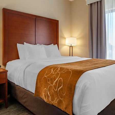 Comfort Suites Oshkosh Ngoại thất bức ảnh