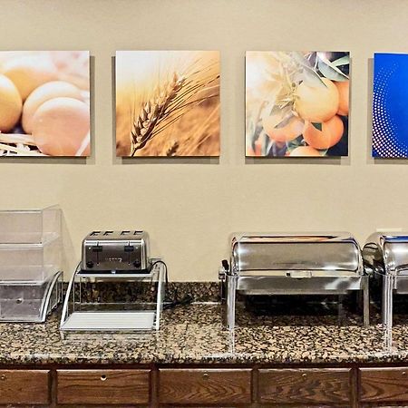 Comfort Suites Oshkosh Ngoại thất bức ảnh