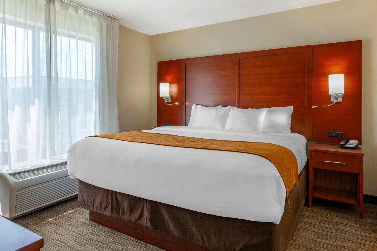 Comfort Suites Oshkosh Ngoại thất bức ảnh