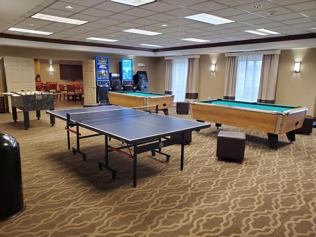 Comfort Suites Oshkosh Ngoại thất bức ảnh