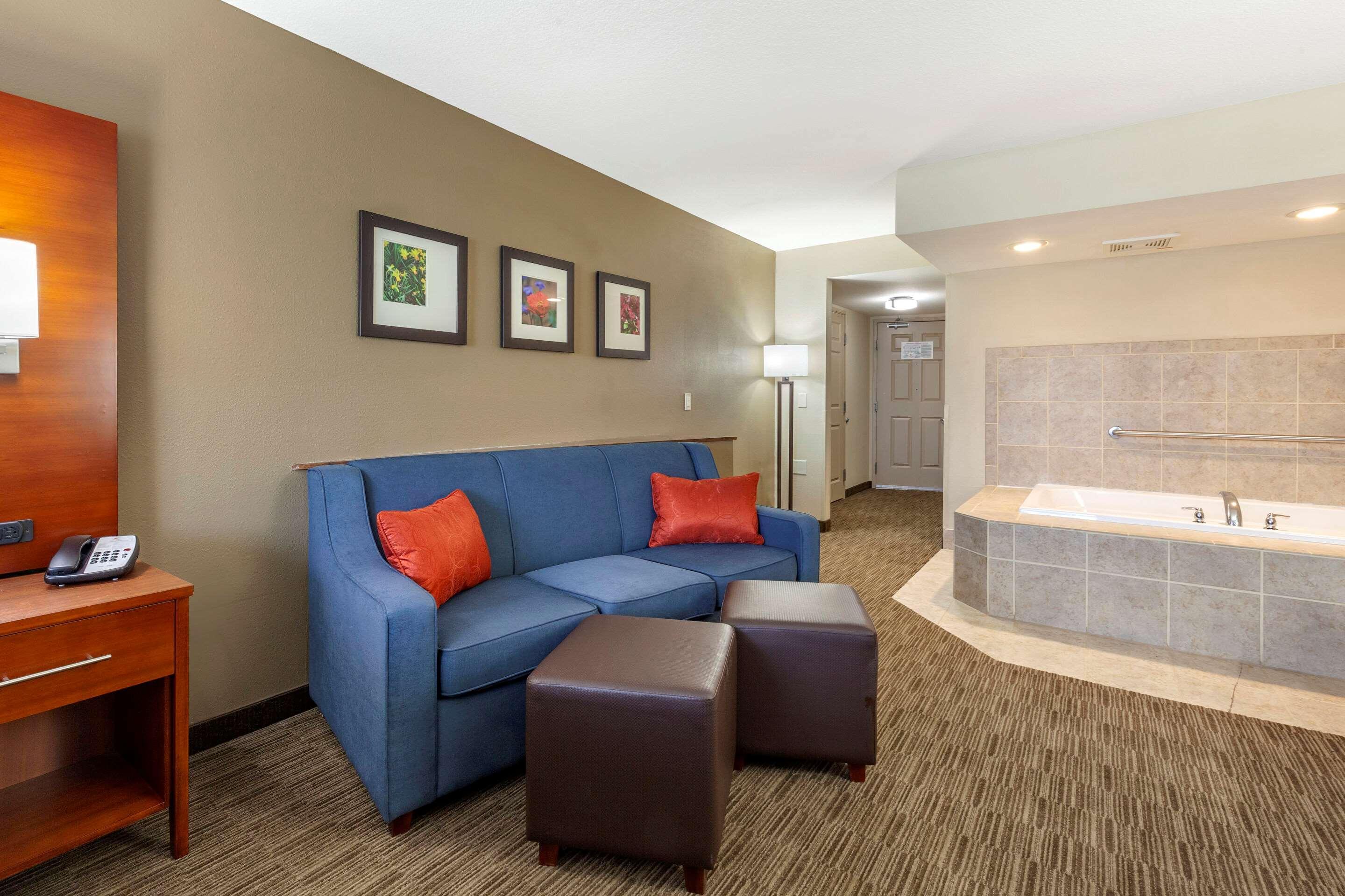 Comfort Suites Oshkosh Ngoại thất bức ảnh