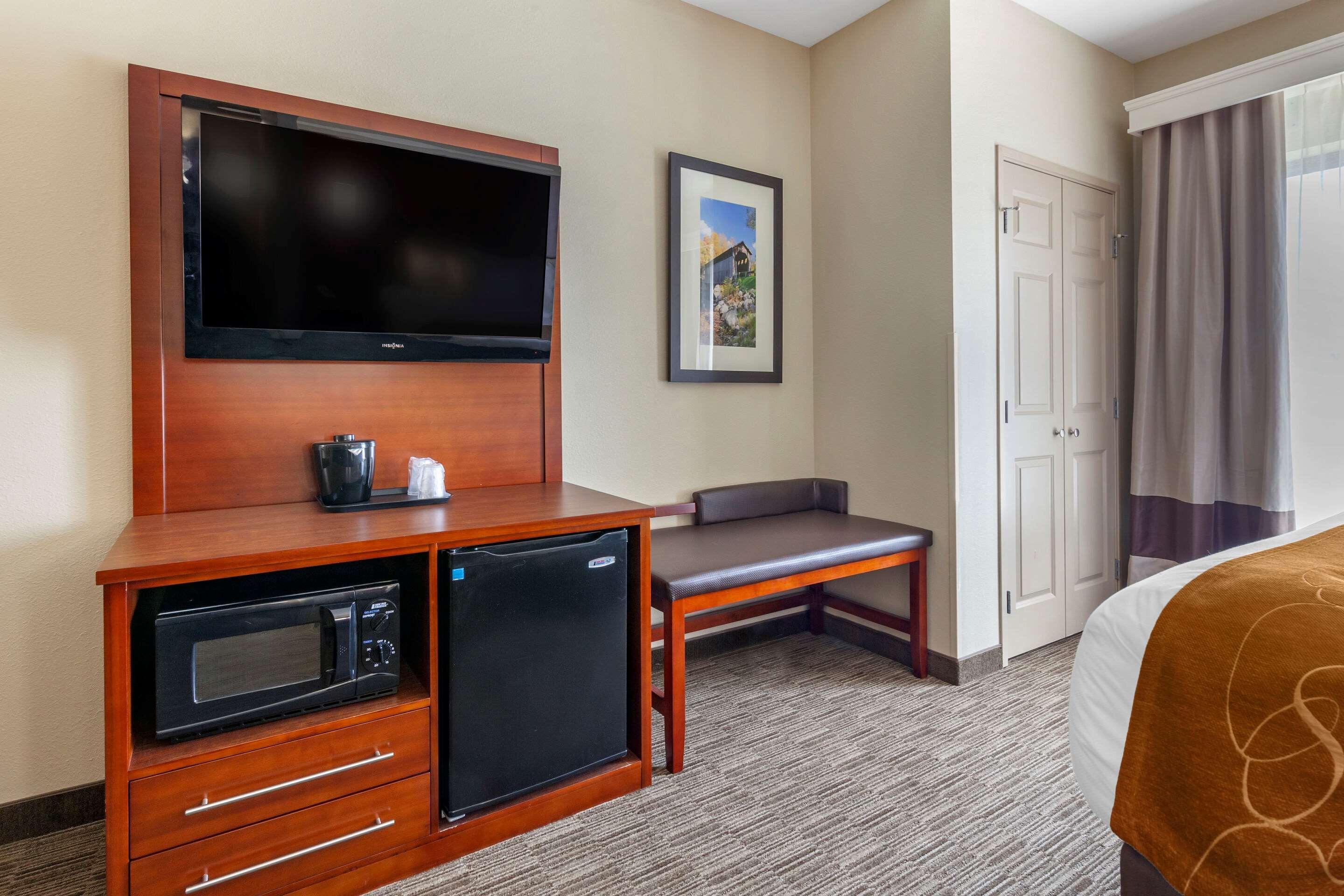 Comfort Suites Oshkosh Ngoại thất bức ảnh