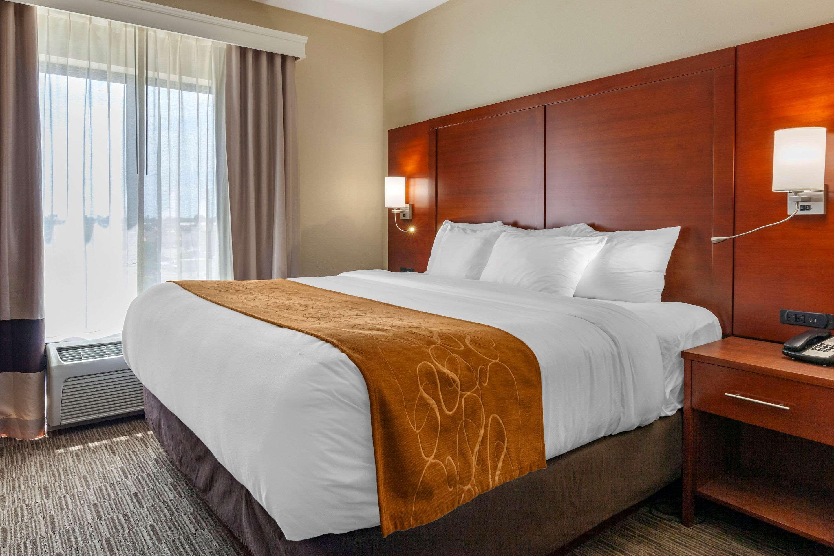 Comfort Suites Oshkosh Ngoại thất bức ảnh