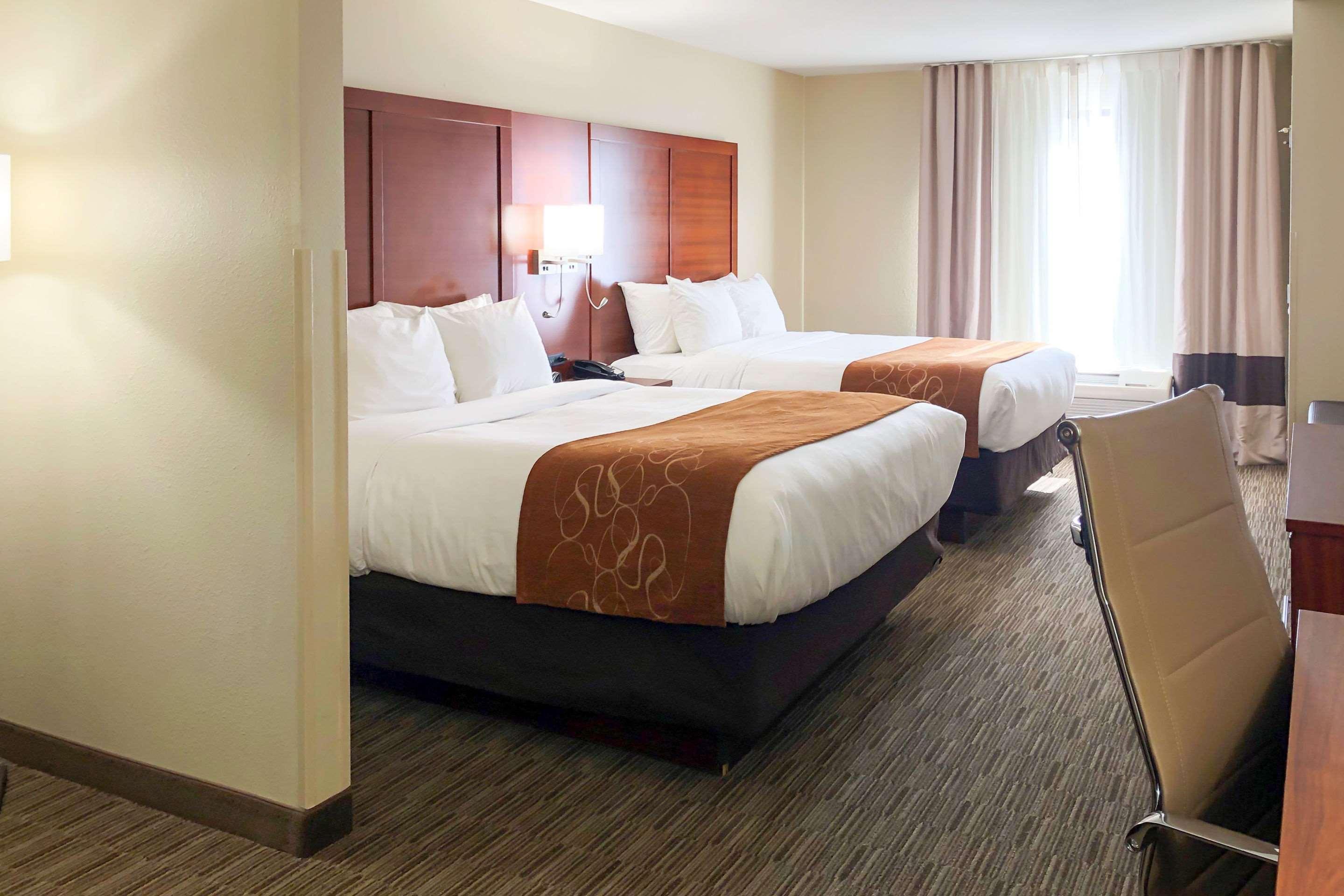 Comfort Suites Oshkosh Ngoại thất bức ảnh