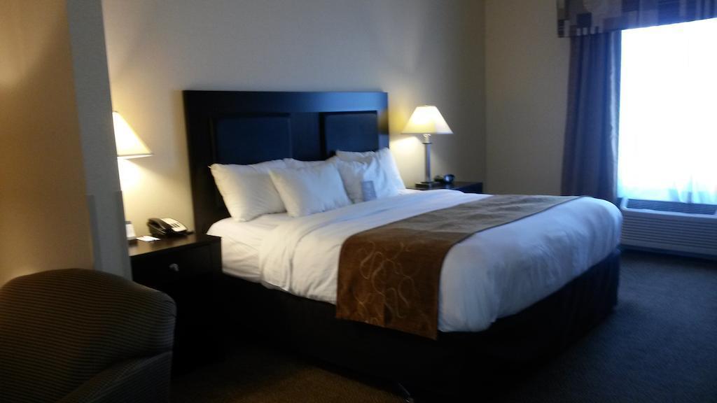 Comfort Suites Oshkosh Ngoại thất bức ảnh