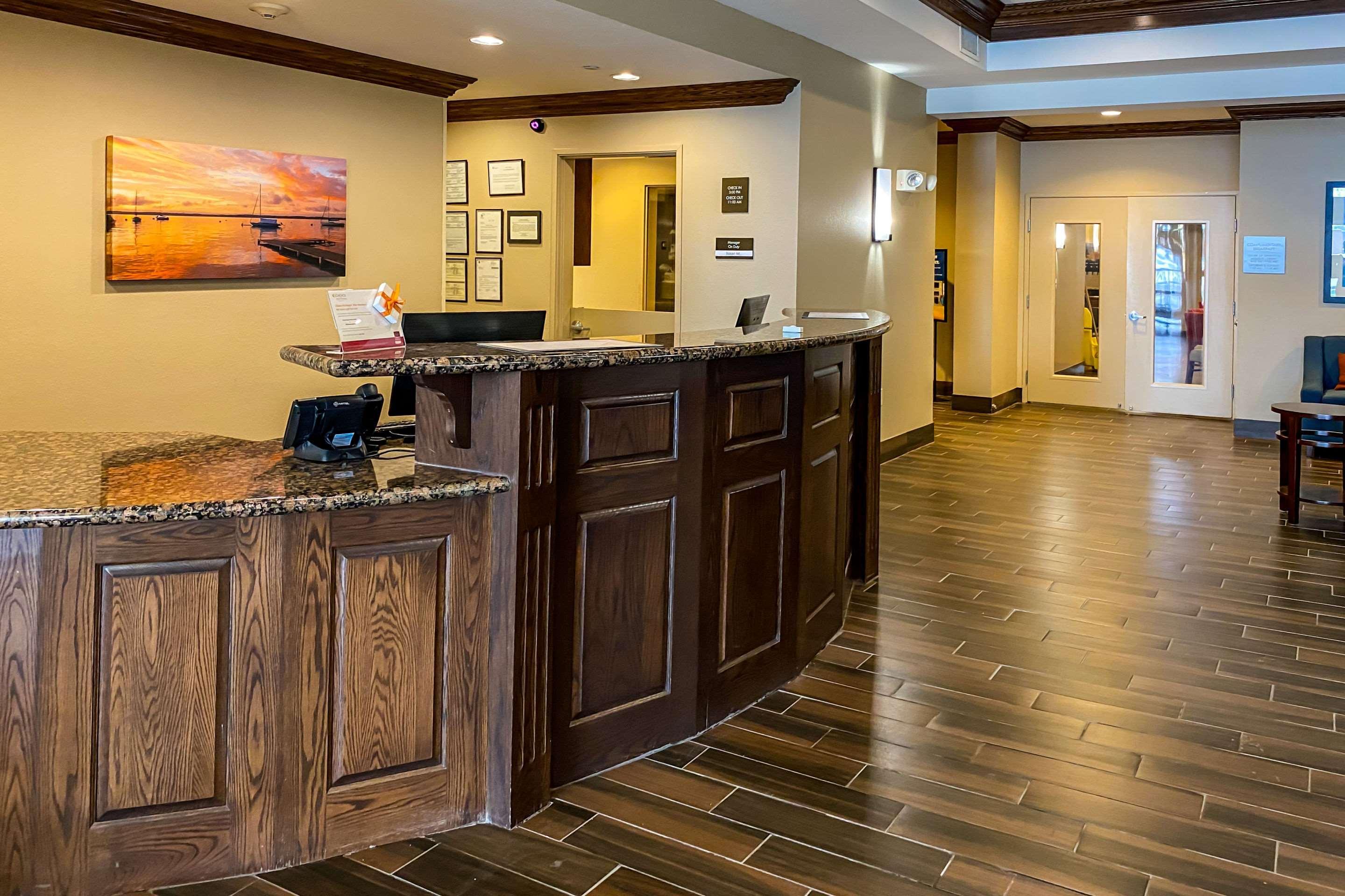 Comfort Suites Oshkosh Ngoại thất bức ảnh