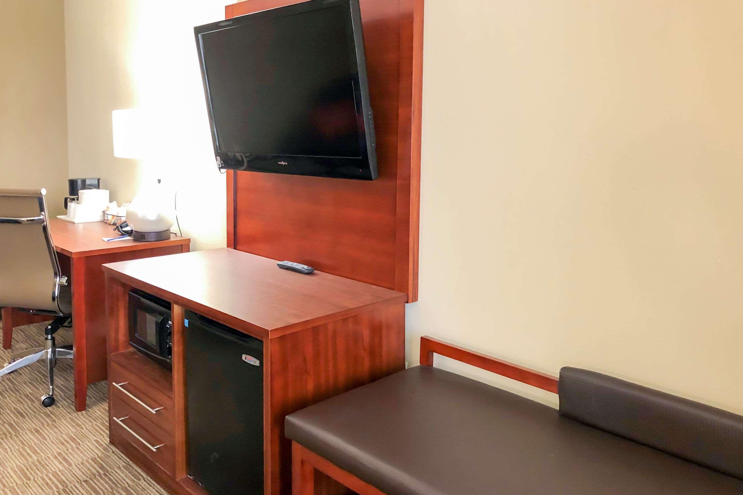 Comfort Suites Oshkosh Ngoại thất bức ảnh