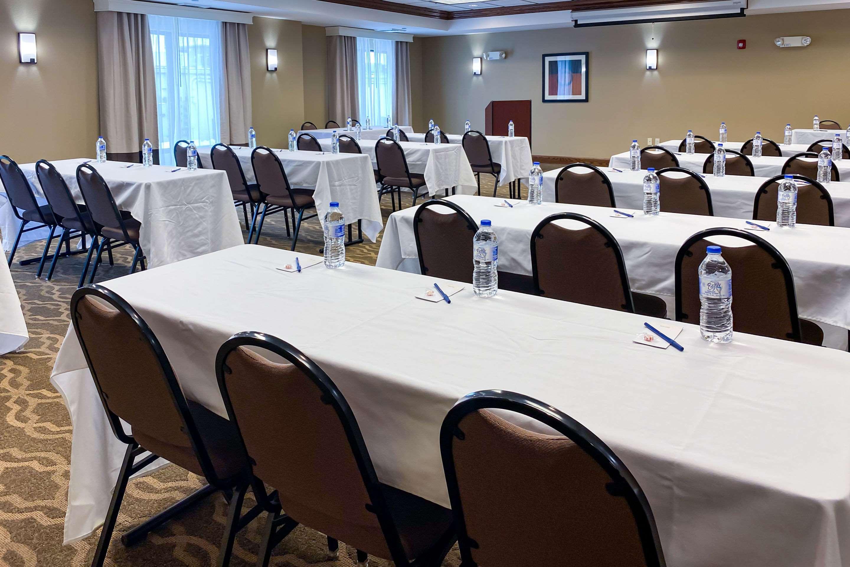 Comfort Suites Oshkosh Ngoại thất bức ảnh