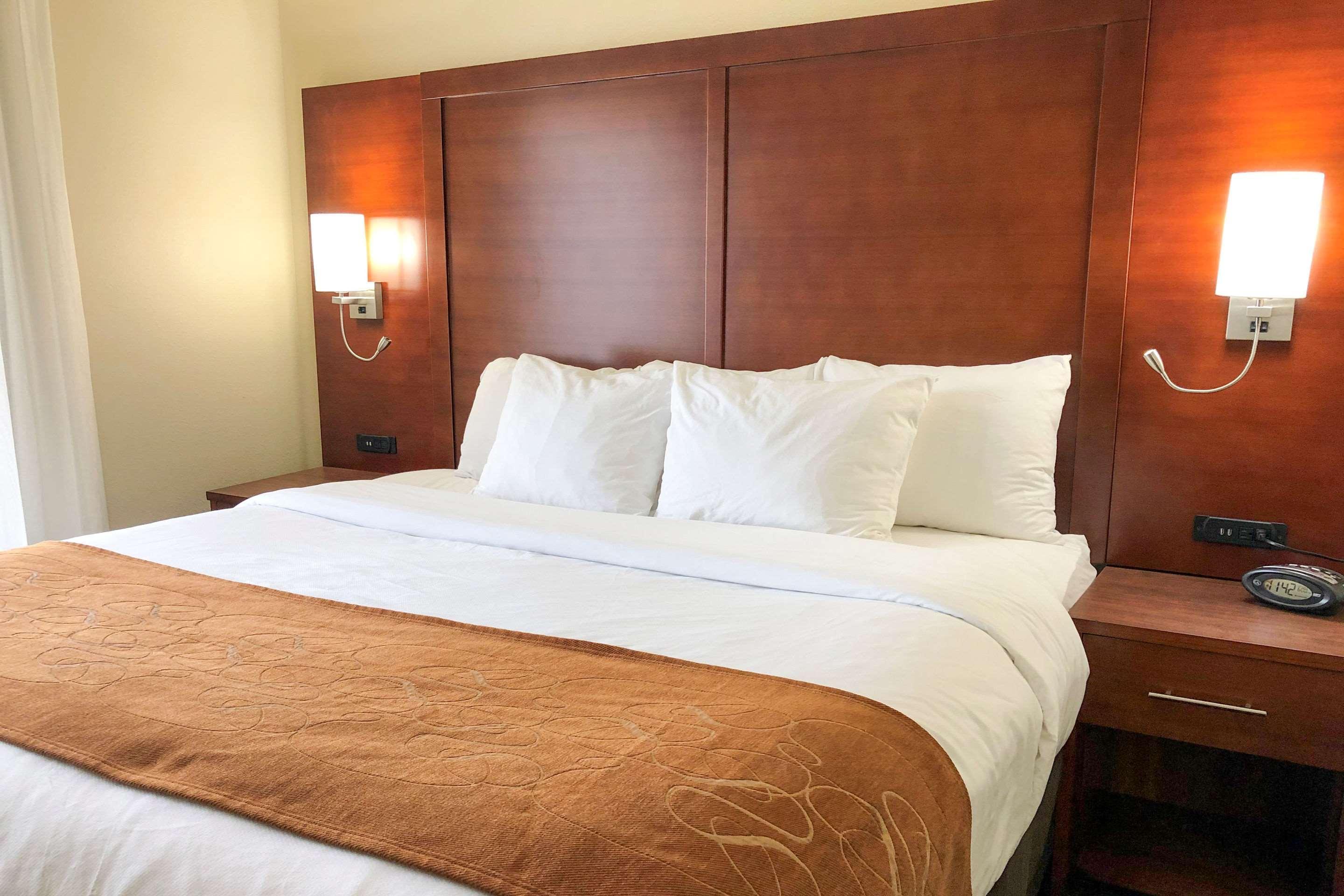 Comfort Suites Oshkosh Ngoại thất bức ảnh