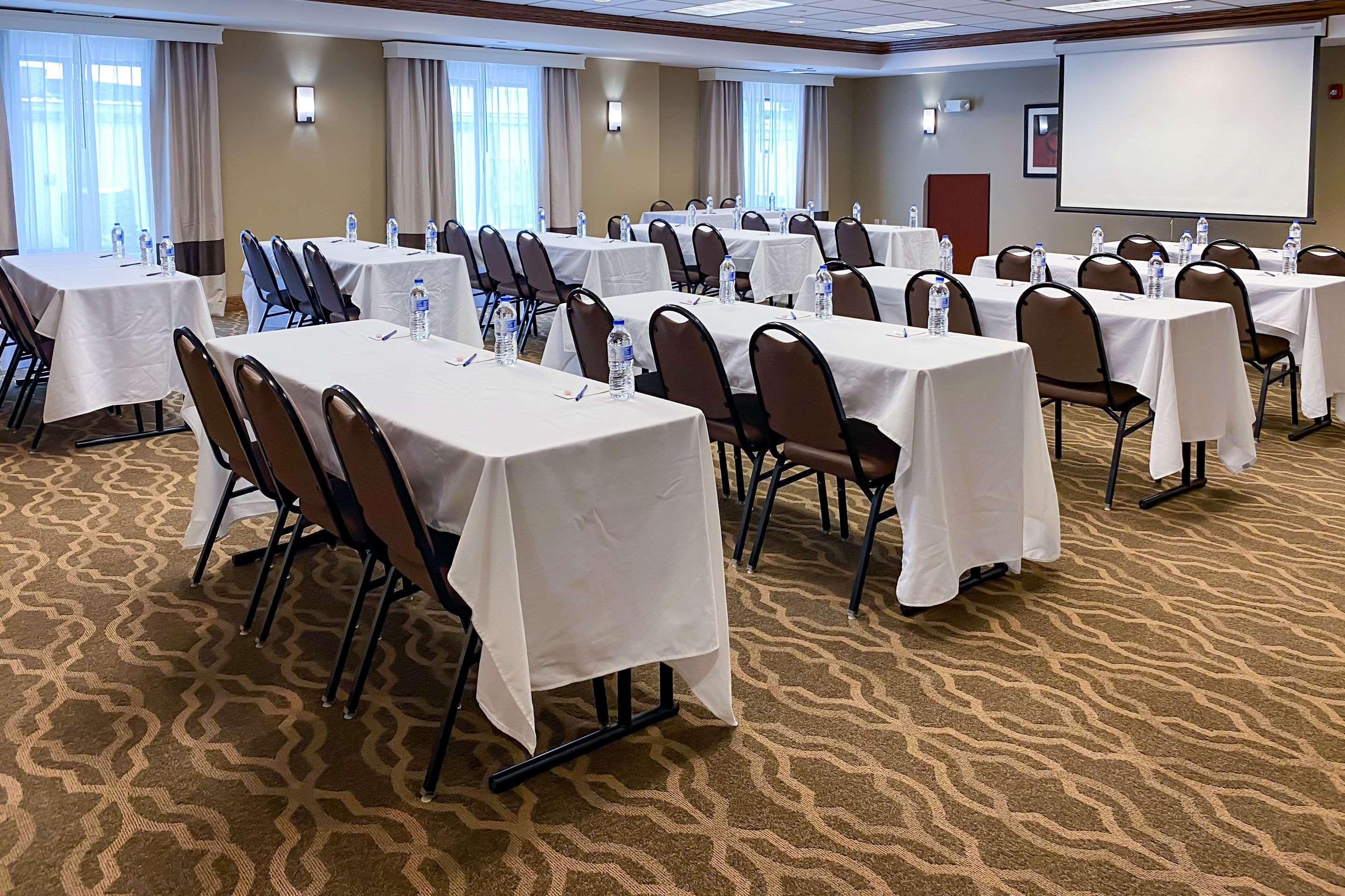 Comfort Suites Oshkosh Ngoại thất bức ảnh